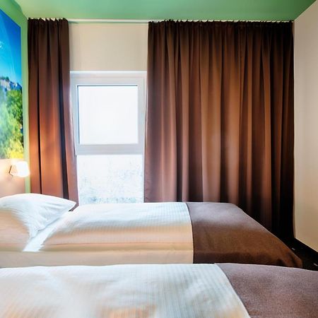 B&B Hotel เวทซ์ลาร์ ภายนอก รูปภาพ