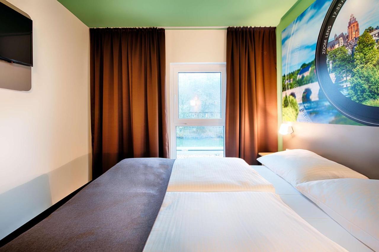 B&B Hotel เวทซ์ลาร์ ภายนอก รูปภาพ