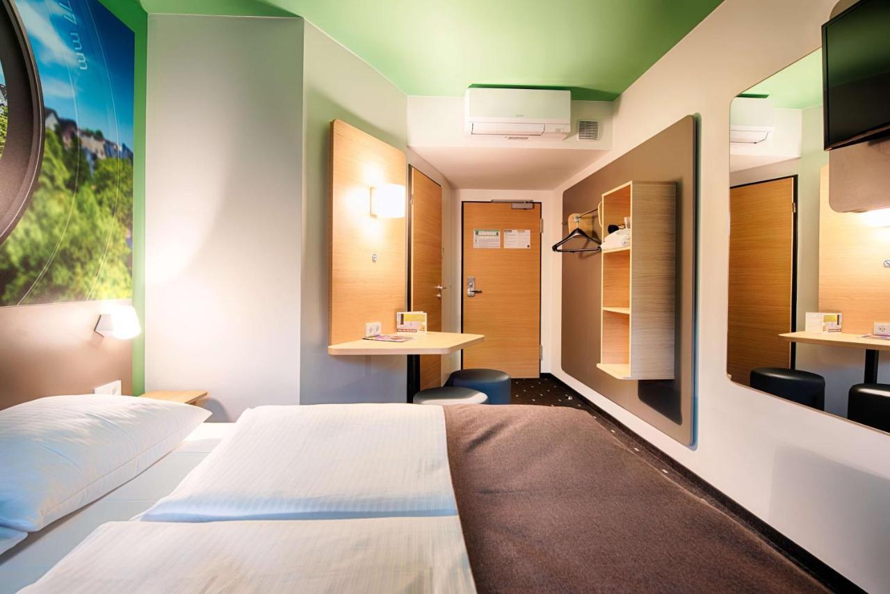 B&B Hotel เวทซ์ลาร์ ภายนอก รูปภาพ