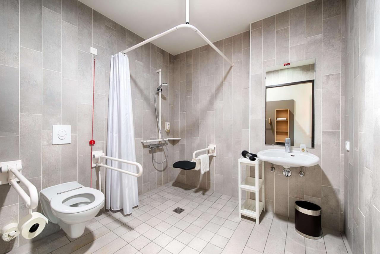B&B Hotel เวทซ์ลาร์ ภายนอก รูปภาพ