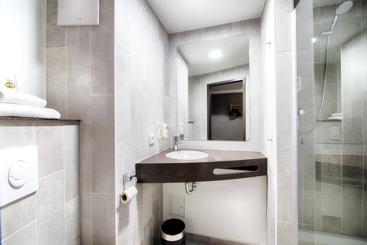 B&B Hotel เวทซ์ลาร์ ภายนอก รูปภาพ