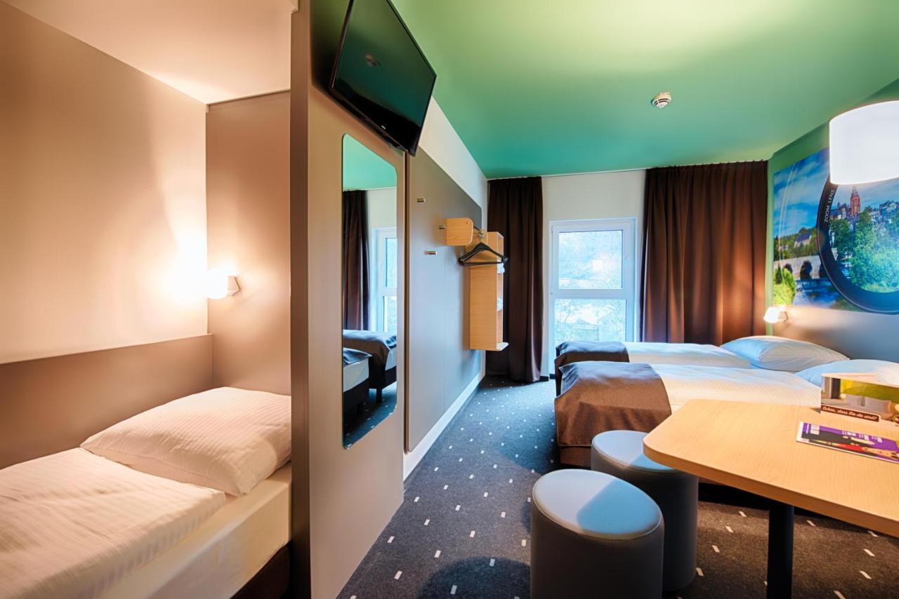 B&B Hotel เวทซ์ลาร์ ภายนอก รูปภาพ
