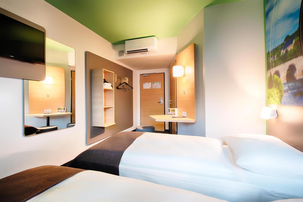 B&B Hotel เวทซ์ลาร์ ภายนอก รูปภาพ