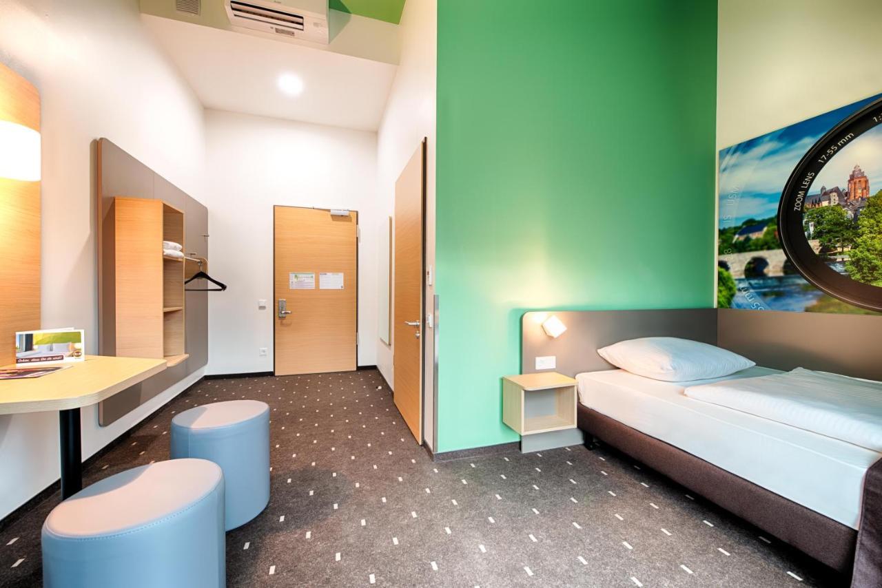 B&B Hotel เวทซ์ลาร์ ภายนอก รูปภาพ