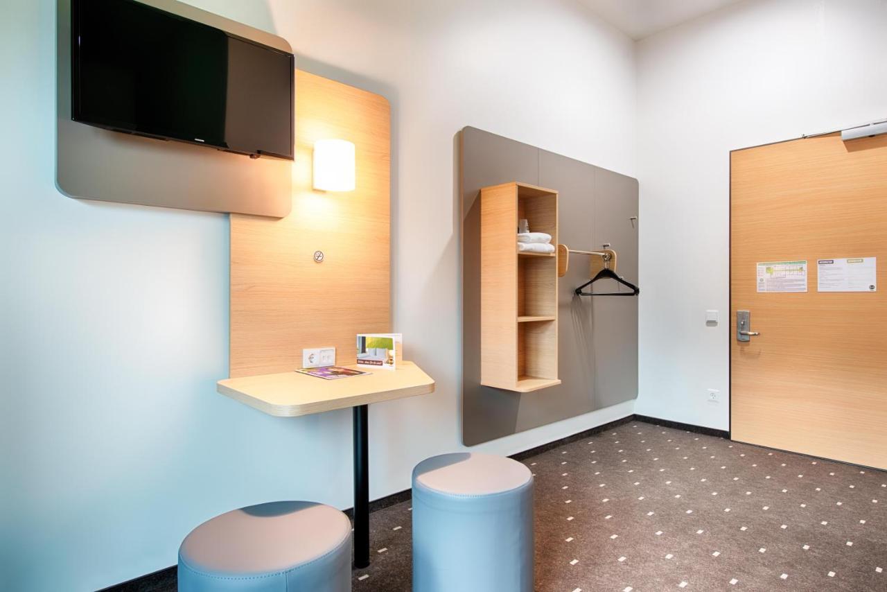 B&B Hotel เวทซ์ลาร์ ภายนอก รูปภาพ